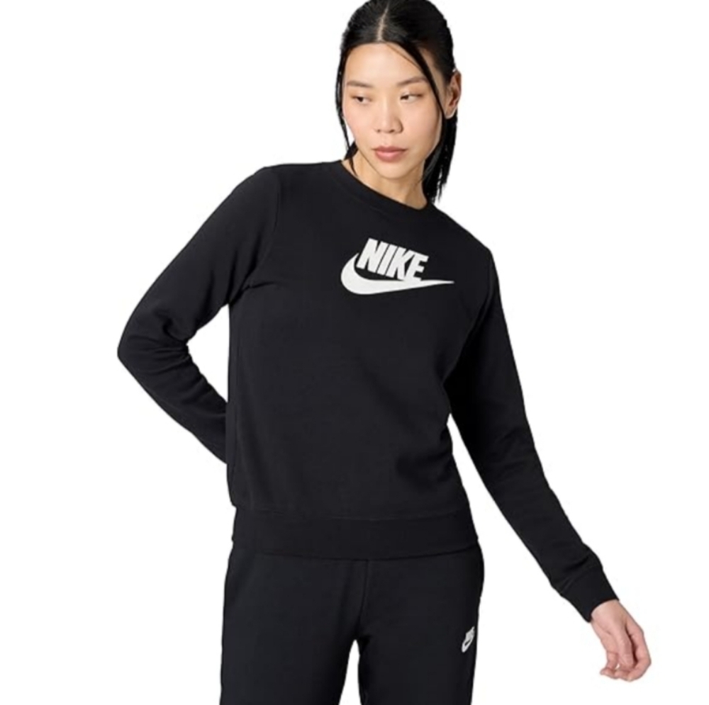 🖤✨ Nike Black Long Sleeve Lightweight Tee – NWOT ✨🖤